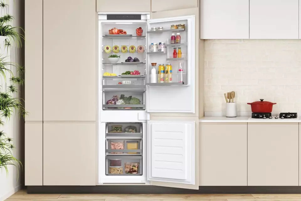 Hoover HOBT5518EWK - Frost Free Built-in/Integrated Fridge Freezer, 70/30 Split