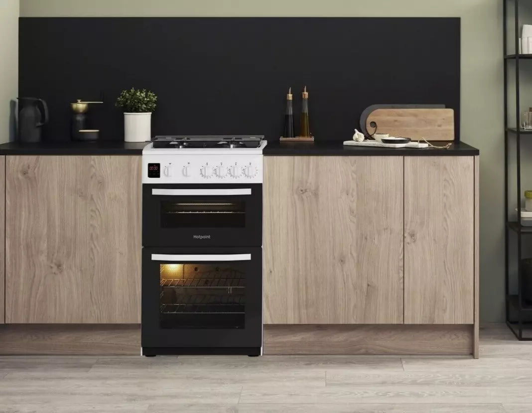 Hotpoint HD5G00CCW 50cm Gas Cooker - Double Ovens, Grill & Hob, Lid